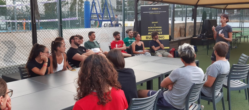 Come contrastare il fenomeno del bullismo tra i giovani?